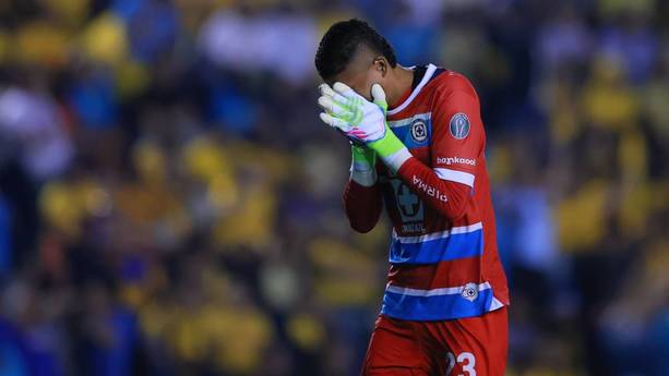 Kevin Mier fue el villano de Cruz Azul en la Semifinal ante América (Imago7)