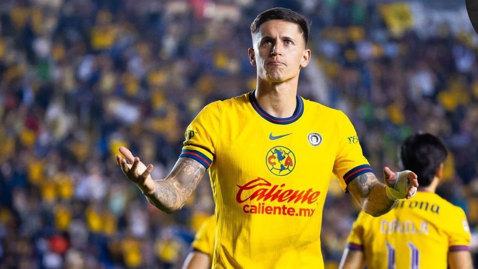 Brian Rodríguez en celebración de gol durante el juego entre América y Tigres (Imago7)