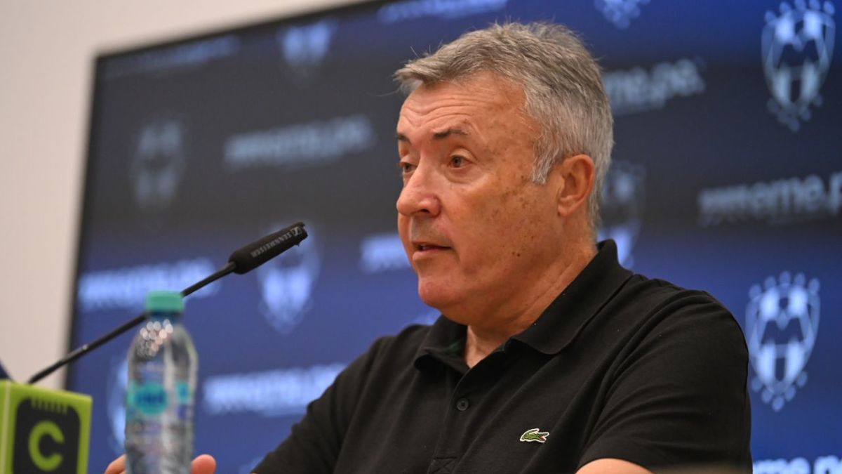 Domènec Torrent durante su presentación como DT de Rayados el 26 de mayo (Imago7)