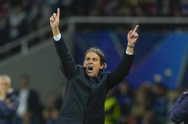 Simone Inzaghi vivió con intensidad el partido ante Barcelona (EFE)