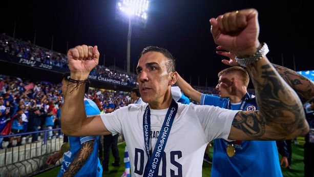Vicente Sánchez ganó el primer título de Cruz Azul en cuatro años (Mexsport)