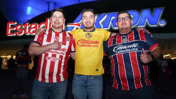 Aficionados de Chivas y América durante el Clásico Nacional de la Liga MX (Imago7)
