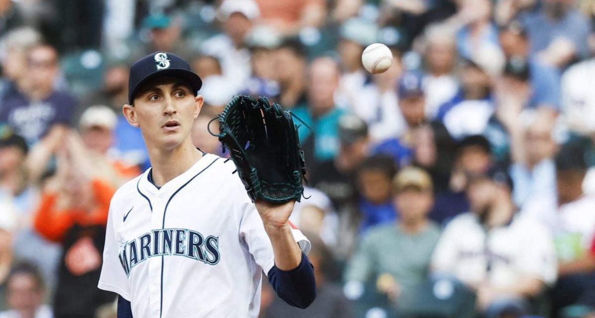 El pitcher de los Mariners tuvo que salir momentáneamente del duelo ante Orioles. Foto: Especial