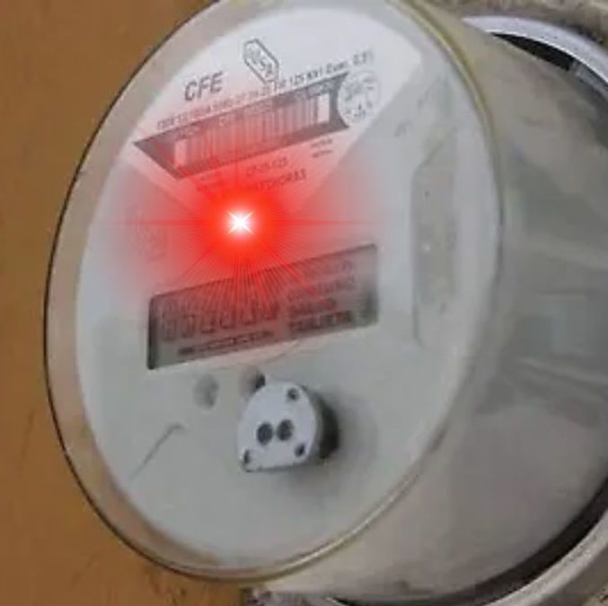 ¿Señal de alerta? Esto significa la luz roja en los medidores digitales de CFE 2025. (FOTO): Especial.