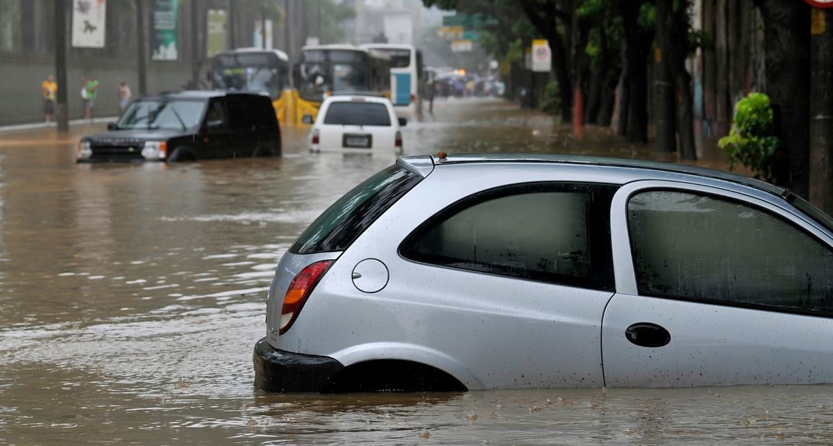 ¿Qué es el ‘Hidrolock’? El terror de los coches en la temporada de lluvias y cómo evitar una pérdida total
