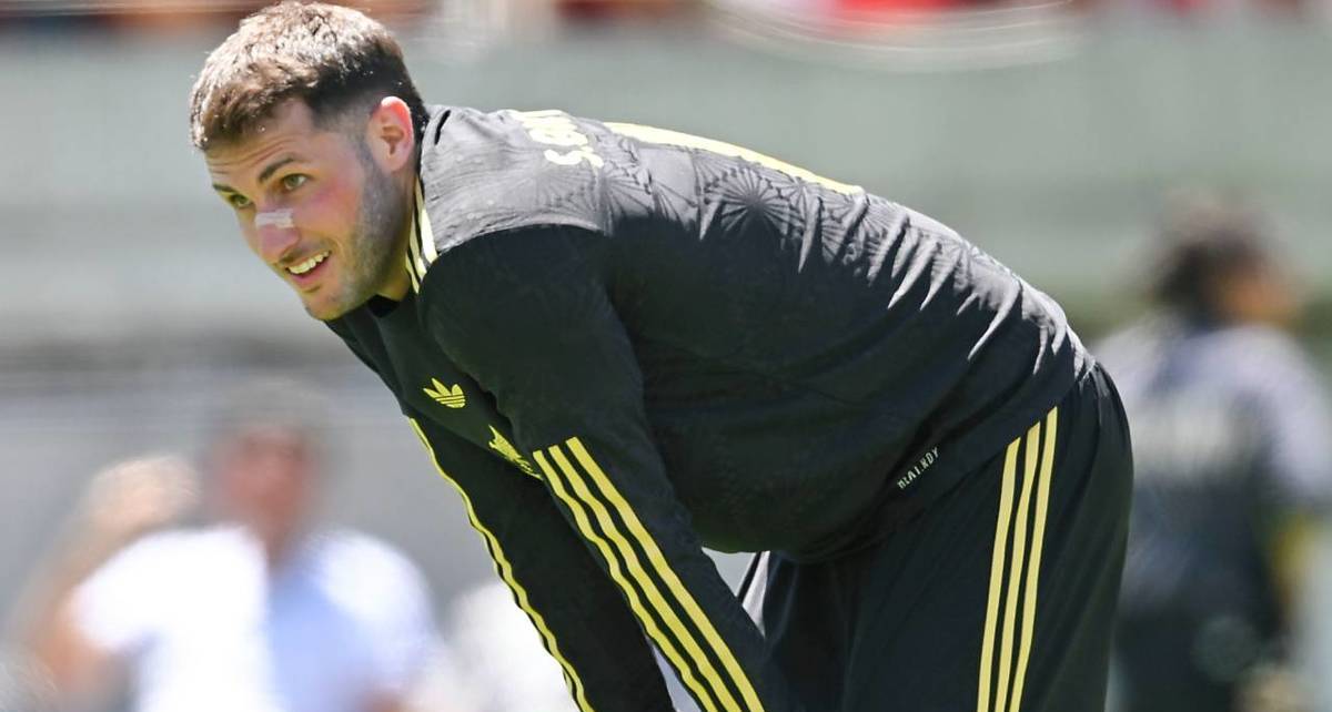 Santi Gimenez se lamenta ante Suiza (Imago7)