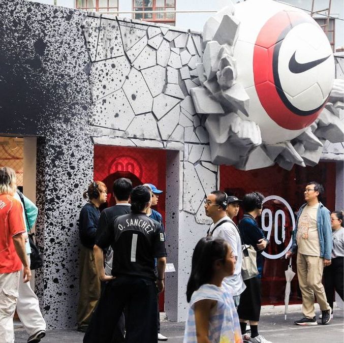 Tienda de Total 90, paraíso para los fanáticos (@vsrsus)