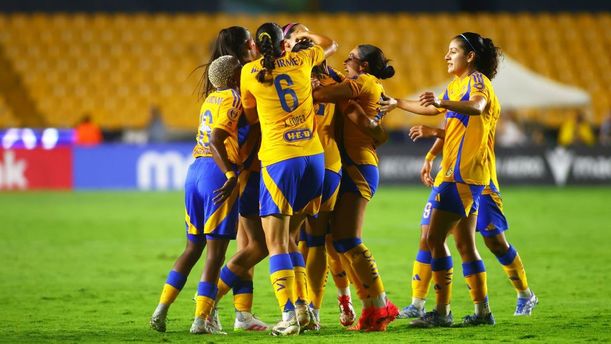 Jugadoras de Tigres Femenil celebran un gol a Portland (Imago7)