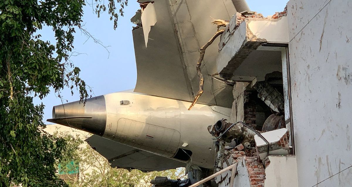Sobreviviente hallado tras el accidente aéreo en India| Foto: AFP