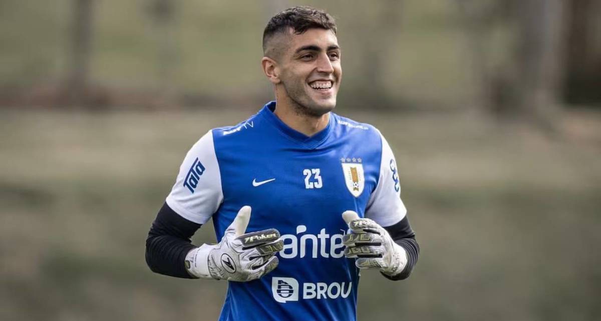 Santiago Mele durante un entrenamiento (@Uruguay)