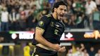 Raúl Jiménez celebra un gol con México (Imago7)