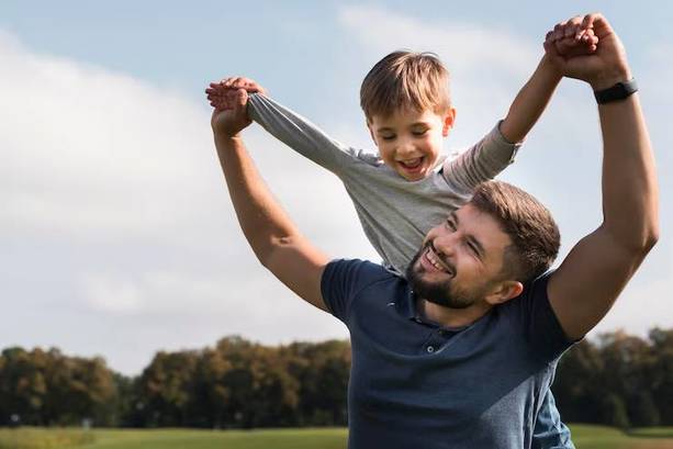 El Día del Padre se celebra el tercer domingo de junio (Freepik)