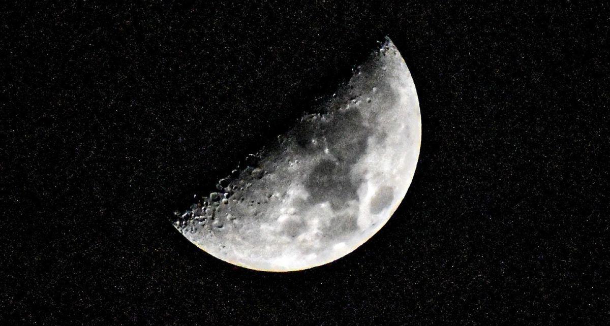 Luna Cuarto Menguante 2024: A qué hora y cómo ver este fenómeno HOY en México
