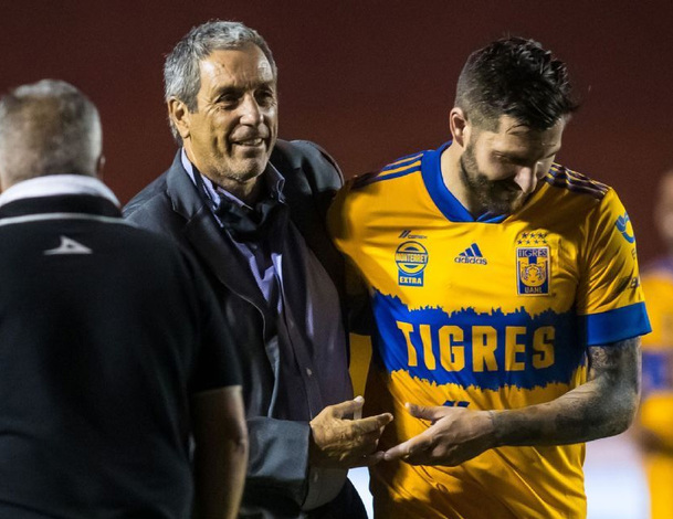 Tomás Boy y Gignac hicieron las pases luego de pleitos por decir quién era el número 1 de Tigres. (Foto: Mexsport)