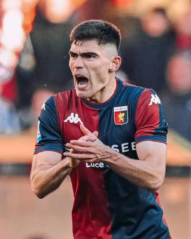 Johan Vásquez ha tenido gran desempeño en el Genoa de Italia.
