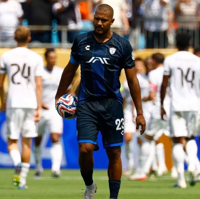 Salomón Rondón desaprovechó par de ocasiones para marcar (Reuters)