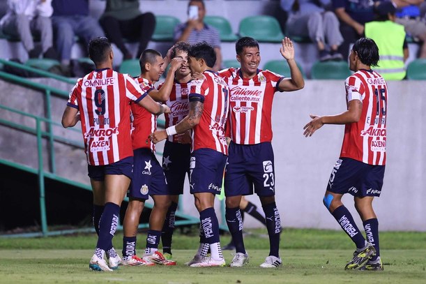 Chivas logró vencer a León y se llevó la Copa Morelos. (Foto: Chivas)