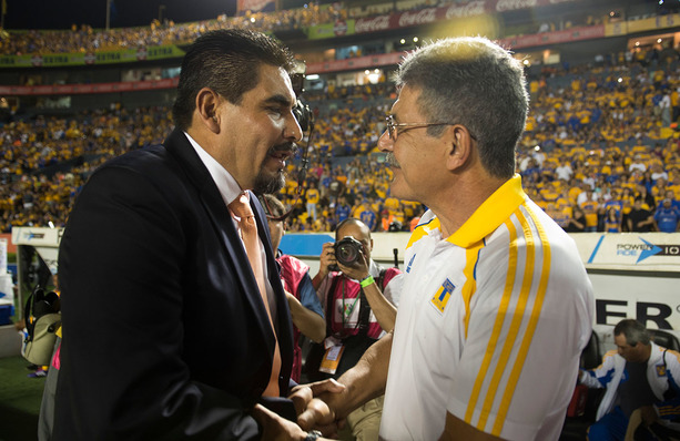 Tuca y Rayas se saludaron; Ferretti reconoció el trabajo del DT rival. (Foto: Mexsport)