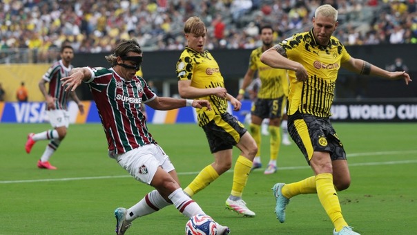 Acción del Fluminense vs Borussia Dortmund en Mundial de Clubes (Reuters)