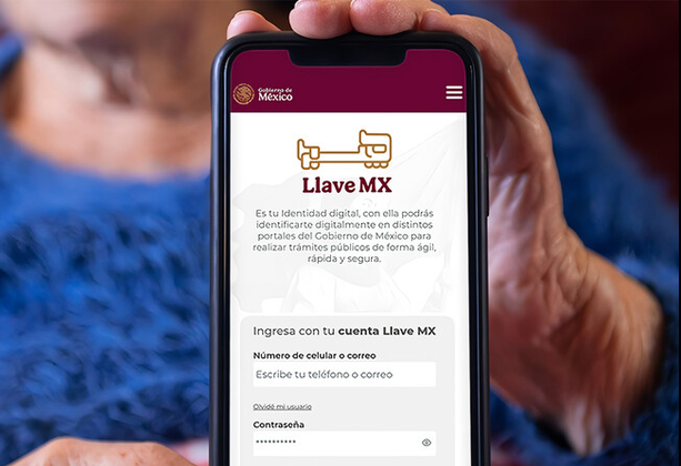 Para crear tu cuenta de 'Llave MX' deberás verificar tu correo electrónico y número de teléfono. Foto: Especial