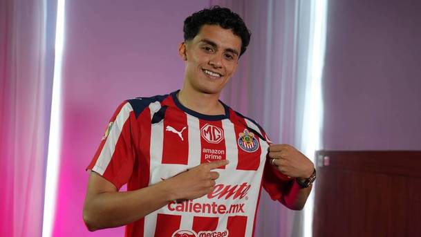 Richard Ledezma ya luce los colores del Guadalajara (@Chivas)