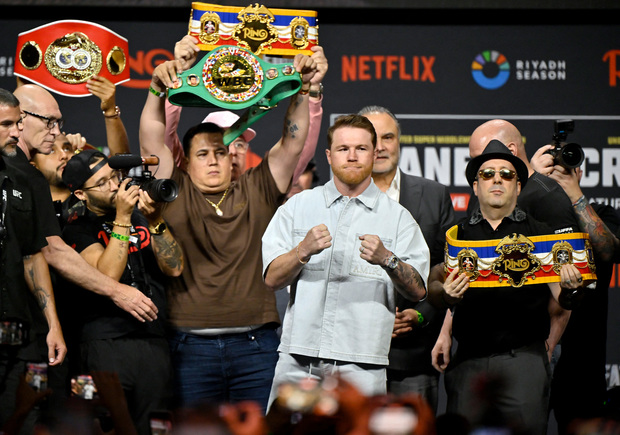 Canelo Álvarez contó con el apoyo de la afición de Las Vegas. (Foto: AFP)