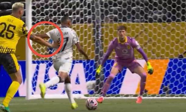 Desplazamiento de Süle a Tecatito Corona (Captura)