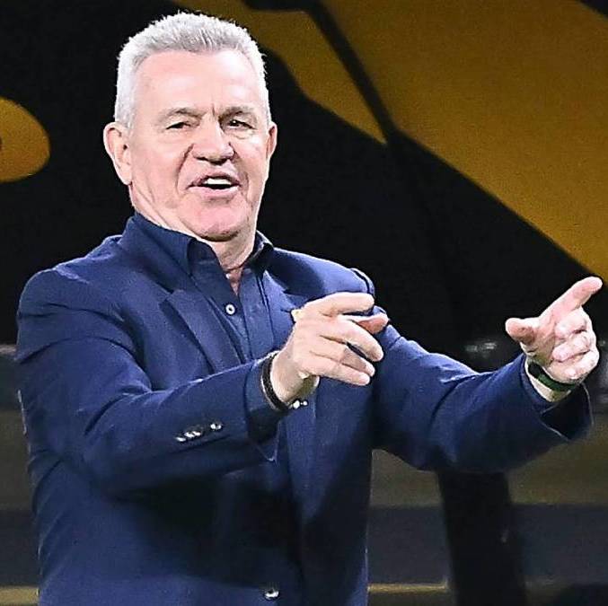 Javier Aguirre da indicaciones en un partido de México (Imago7)