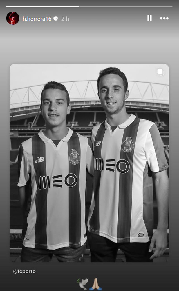 Héctor Herrera publicó la imagen de Diogo y su hermano, lamentando su fallecimiento.