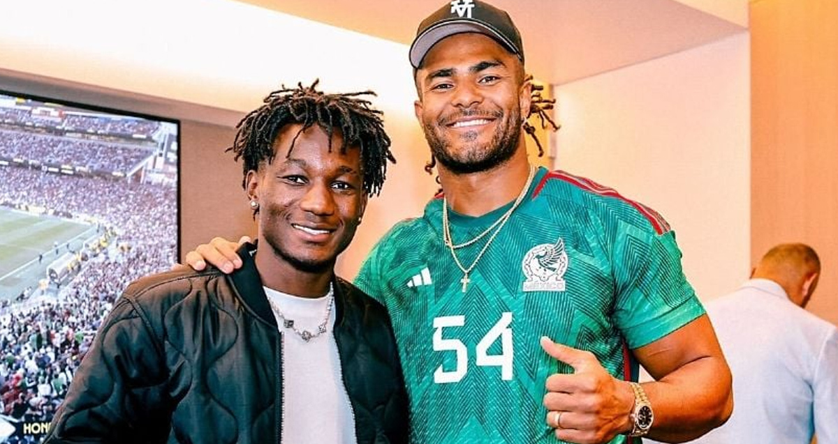 El jugador de San Francisco sorprendió apoyando a México. (Foto: @levistadium)