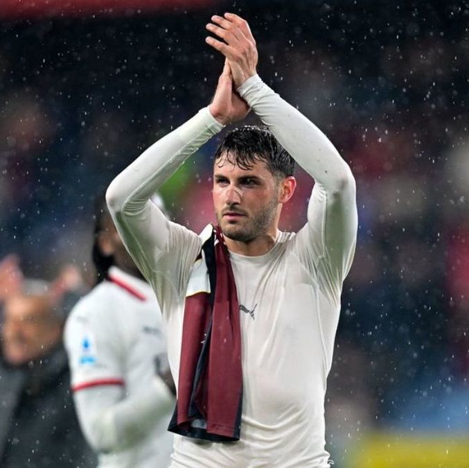 Santiago Gimenez, delantero mexicano del Milan (X: @Santgimenez_)