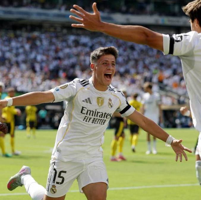 Jugadores del Real Madrid festejan en el Mundial de Clubes (AFP)