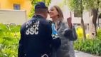 La mujer se mostró muy molesta con un policía (Especial)