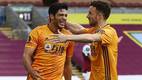 Raúl Jiménez y Diogo Jota tras un gol con los Wolves (AFP)