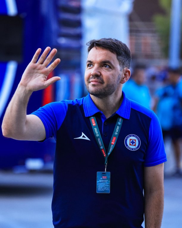 Larcamón está ilusionado con su nuevo equipo. (Foto: Cruz Azul)