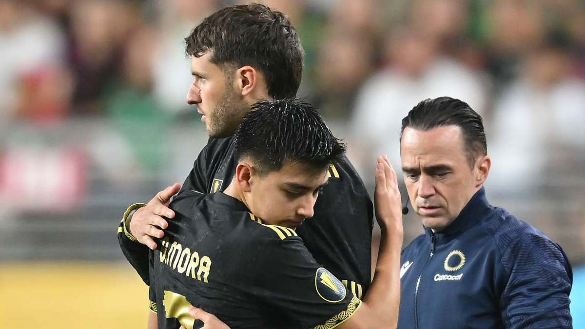 Santiago Gimenez se postuló para impulsar el futuro de Gilberto Mora (Imago7)