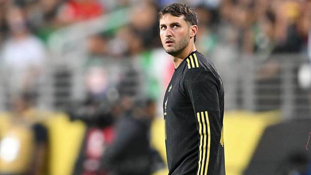 Santi Gimenez no vive el mejor presente con el Tri (Imago7)