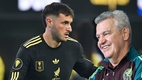 Santiago Gimenez llenó de elogios a Javier Aguirre (Imago7)