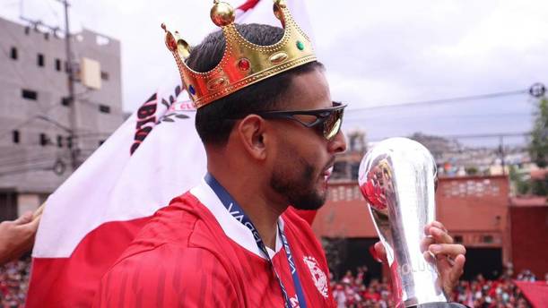 Alexis Vega fue el protagonista del desfile de los Diablos Rojos (@TolucaFC)