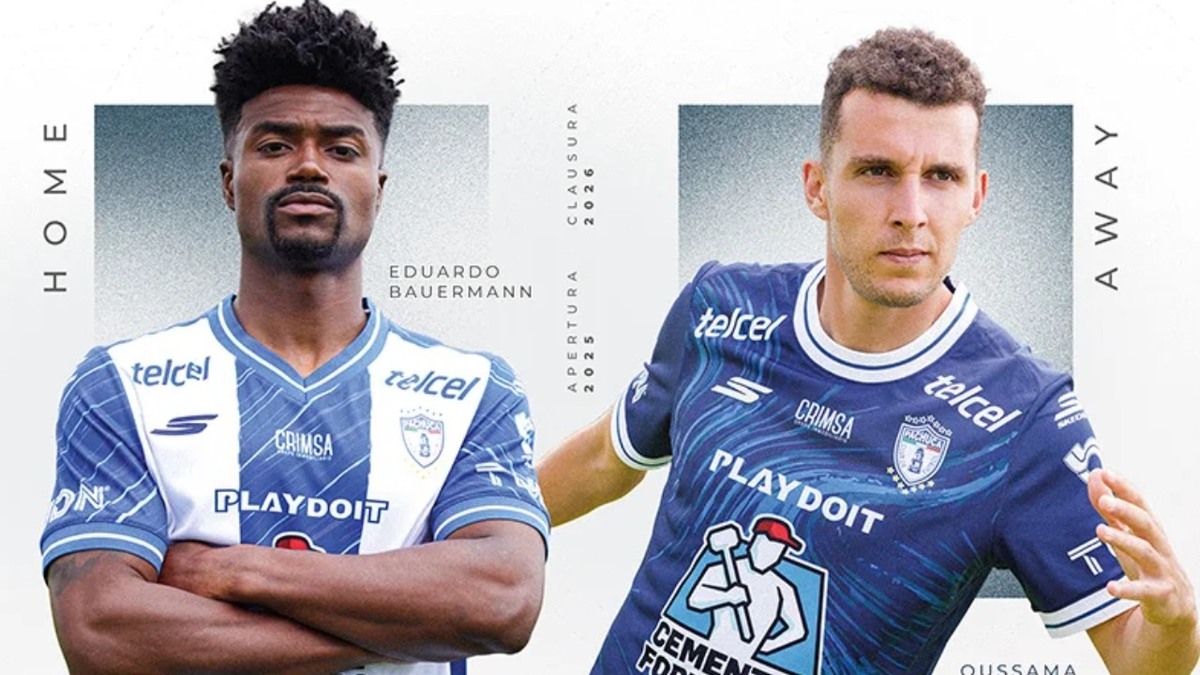 Las nuevas playeras de Pachuca destacan por el color azul y blanco que combinan de diferente forma.