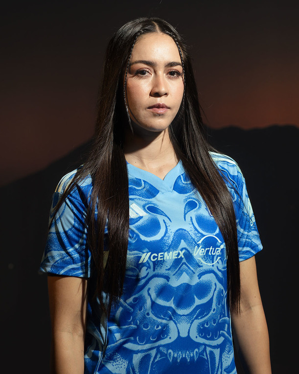 En Tigres Femenil las jugadoras también se colocaron el nuevo jersey. (Foto: adidas/ Tigres)