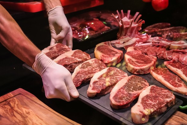Este viernes 2 de abril, los creyentes no podrán comer carne roja (Foto: Freepik)