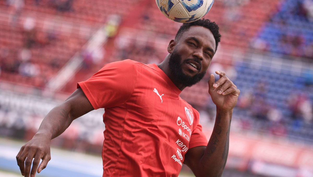Álvaro Angulo, emocionado por jugar con Aaron Ramsey en Pumas