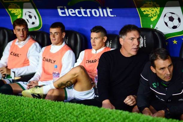 James Rodríguez inició el juego como suplente (Mexsport)