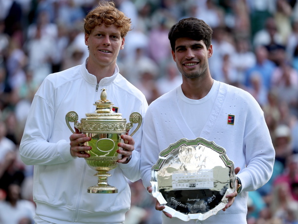 La premiación del Grand Slam entre el español y el italiano.