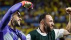Camilo Vargas, portero del Atlas, y David Ospina (EFE)