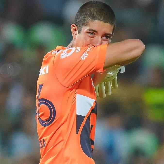 Rodrigo Parra se lamenta en el Santos vs. Pumas (Imago7)