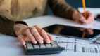 SAT podría multarte por no declarar préstamos a amigos o familiares (Freepik)