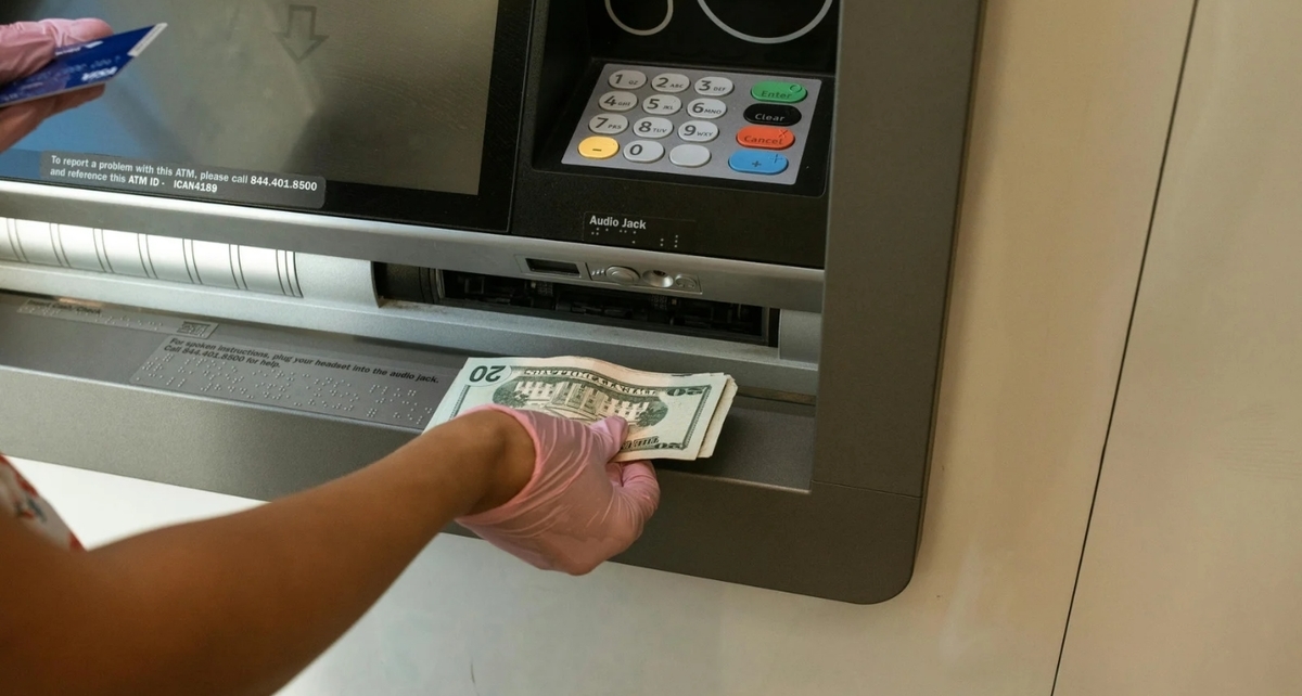 Qué tipo de depósitos en efectivo vigila el SAT y cómo evitar sanciones (Foto:Especial)