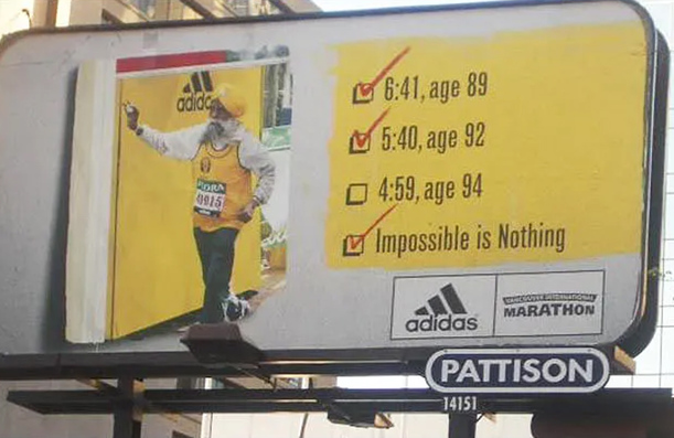 El panorámico de adidas con la imagen de este atleta longevo.